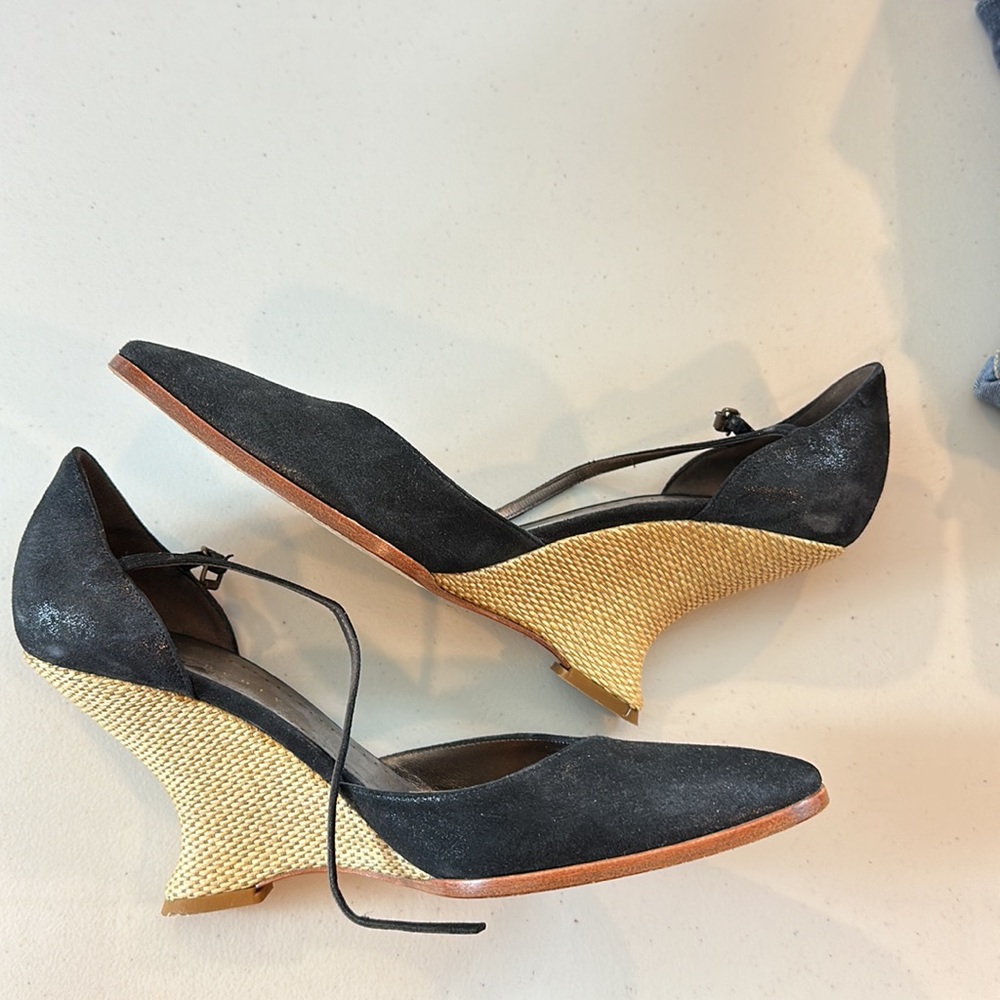 Theory Raffia curved wedge and Leather strapped  shoe size 39.5